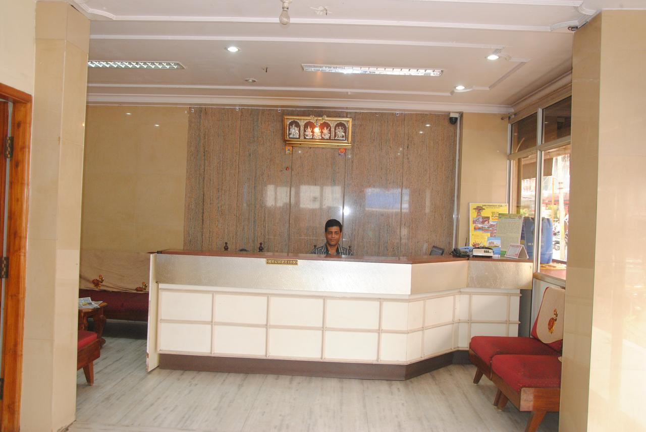 Hotel Sangeeth Lodging Mysore Luaran gambar